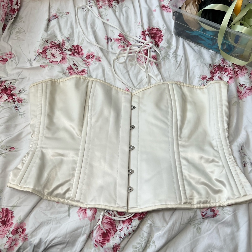 Elegant White Orchard Corset, size 36